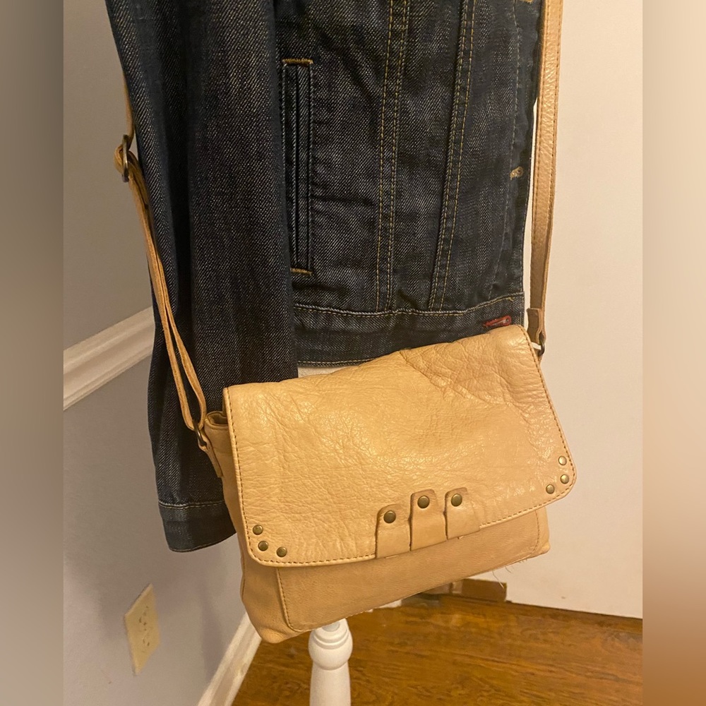 Women's Tan Leather Crossbody Bag - Minimalist Everyday Shoulder Purse